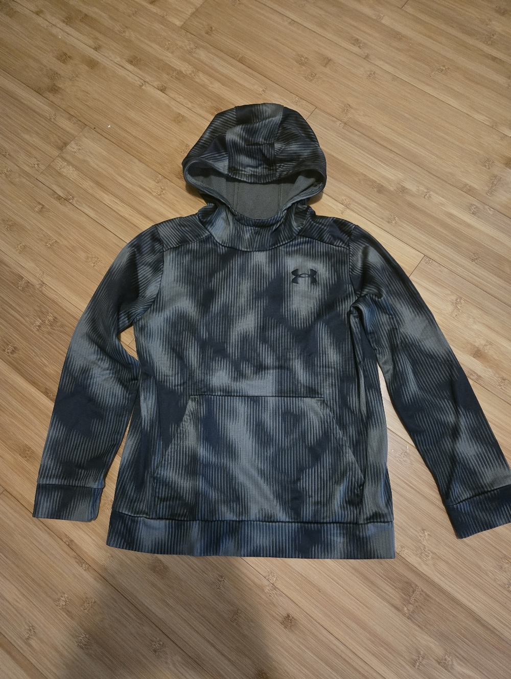 Under Armour Camo Hoodie - Boys/Youth M (10-12)